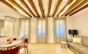 Suite House New Apartments Wi Fi Venice Island